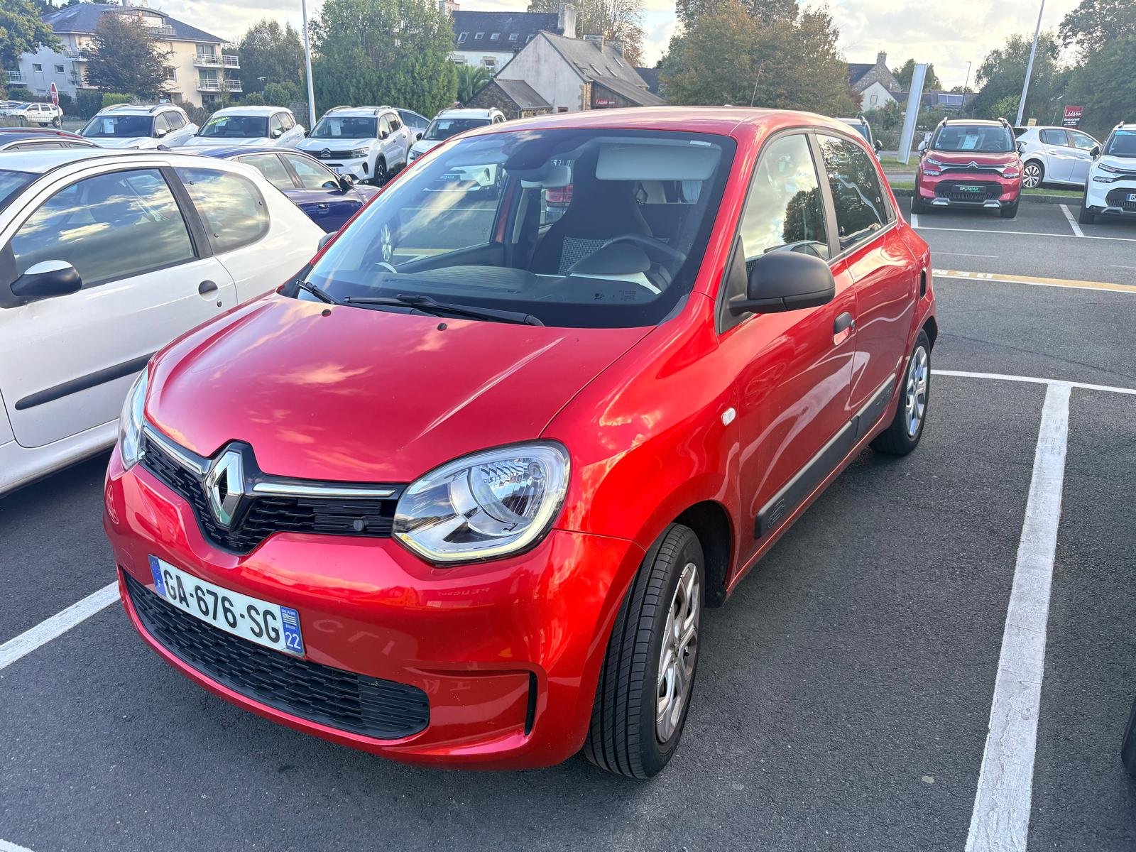 RENAULT TWINGO III 1.0 SCE