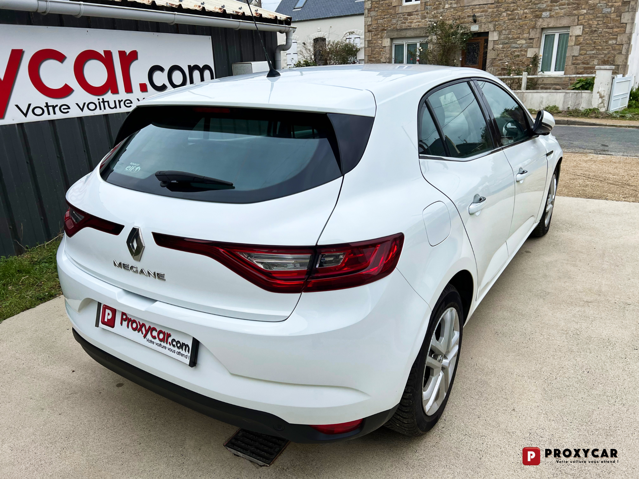 RENAULT Megane IV Société Business 2 places DCI 110cv Blanc 06/2017 